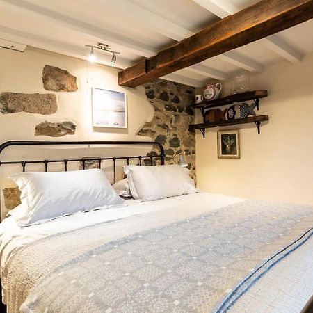Bwthyn Capten - A Charming Cottage For Up To 6 Newport  Extérieur photo