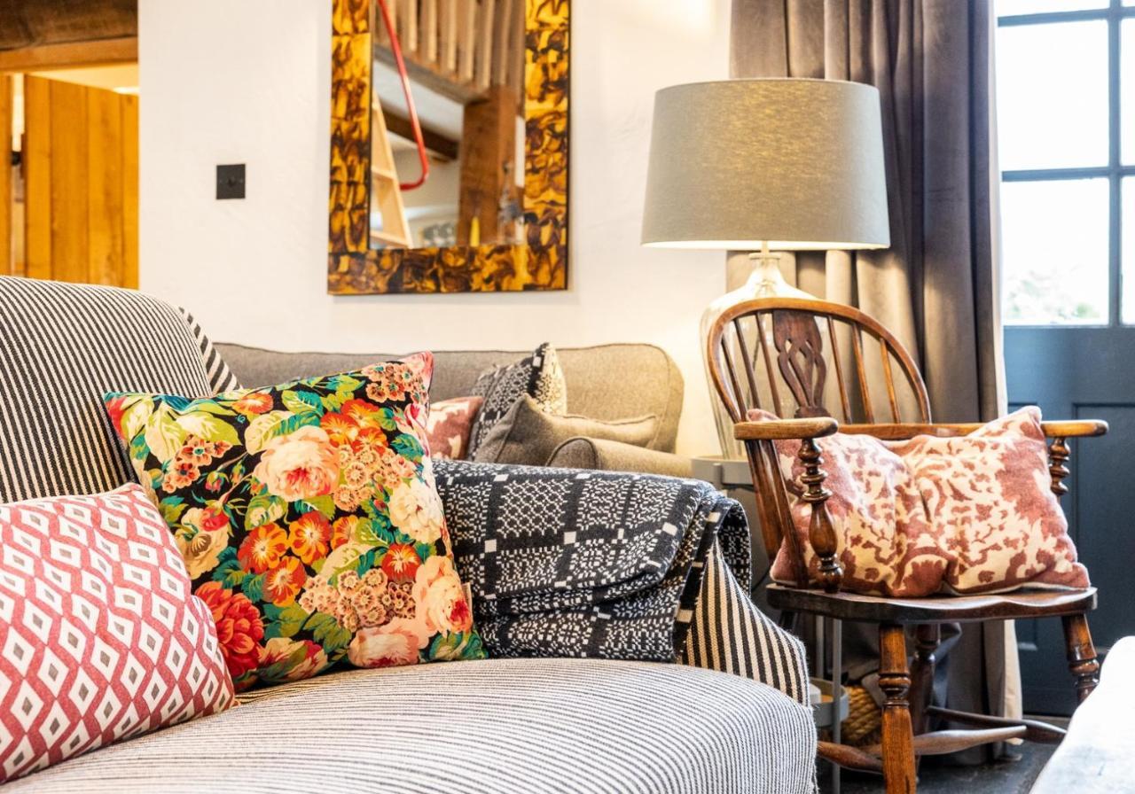Bwthyn Capten - A Charming Cottage For Up To 6 Newport  Extérieur photo