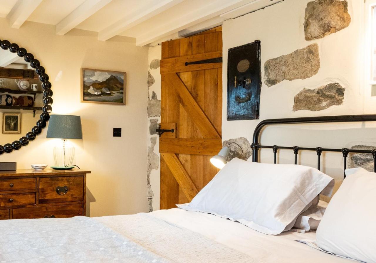 Bwthyn Capten - A Charming Cottage For Up To 6 Newport  Extérieur photo