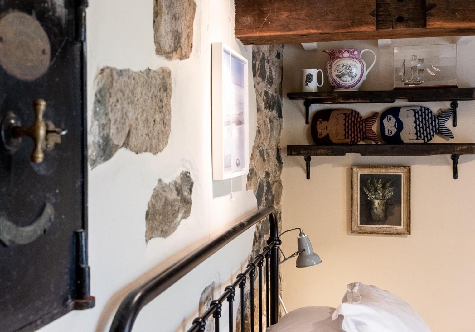 Bwthyn Capten - A Charming Cottage For Up To 6 Newport  Extérieur photo